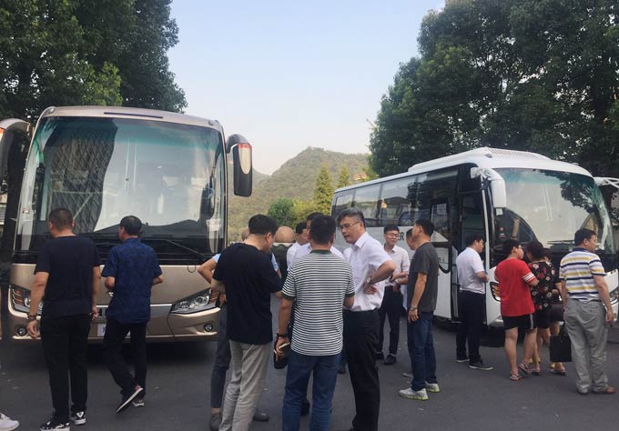 客运企业负责人参观海格客车