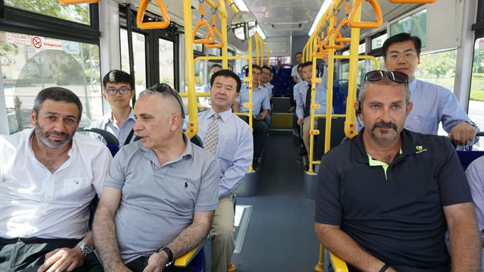 试乘金旅纯电动