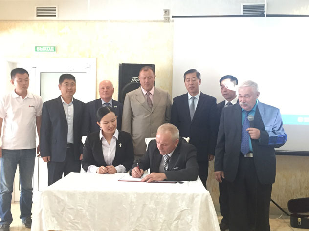 与俄罗斯“五星”集团签订200台公交产品大单