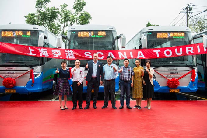 斯堪尼亚（中国）销售有限公司向上海空港巴士有限公司再次交付斯堪尼亚Touring统领豪华客车