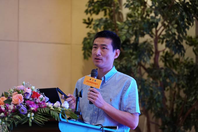 交通运输部科学研究院正高级工程师熊燕舞带来校车安全与运营方面的分享