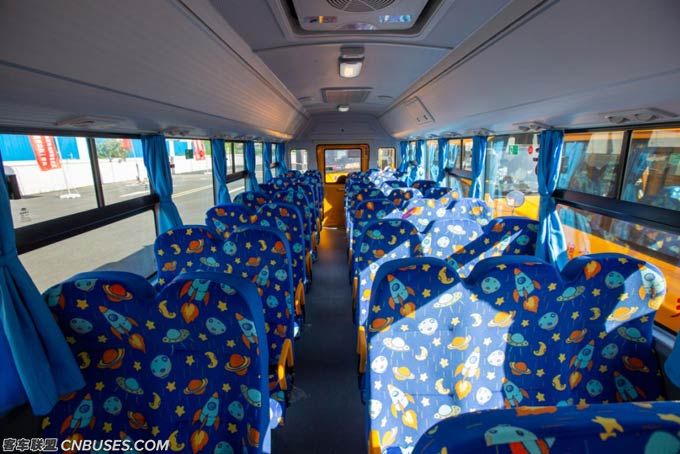 宇通智慧校车的座椅内饰